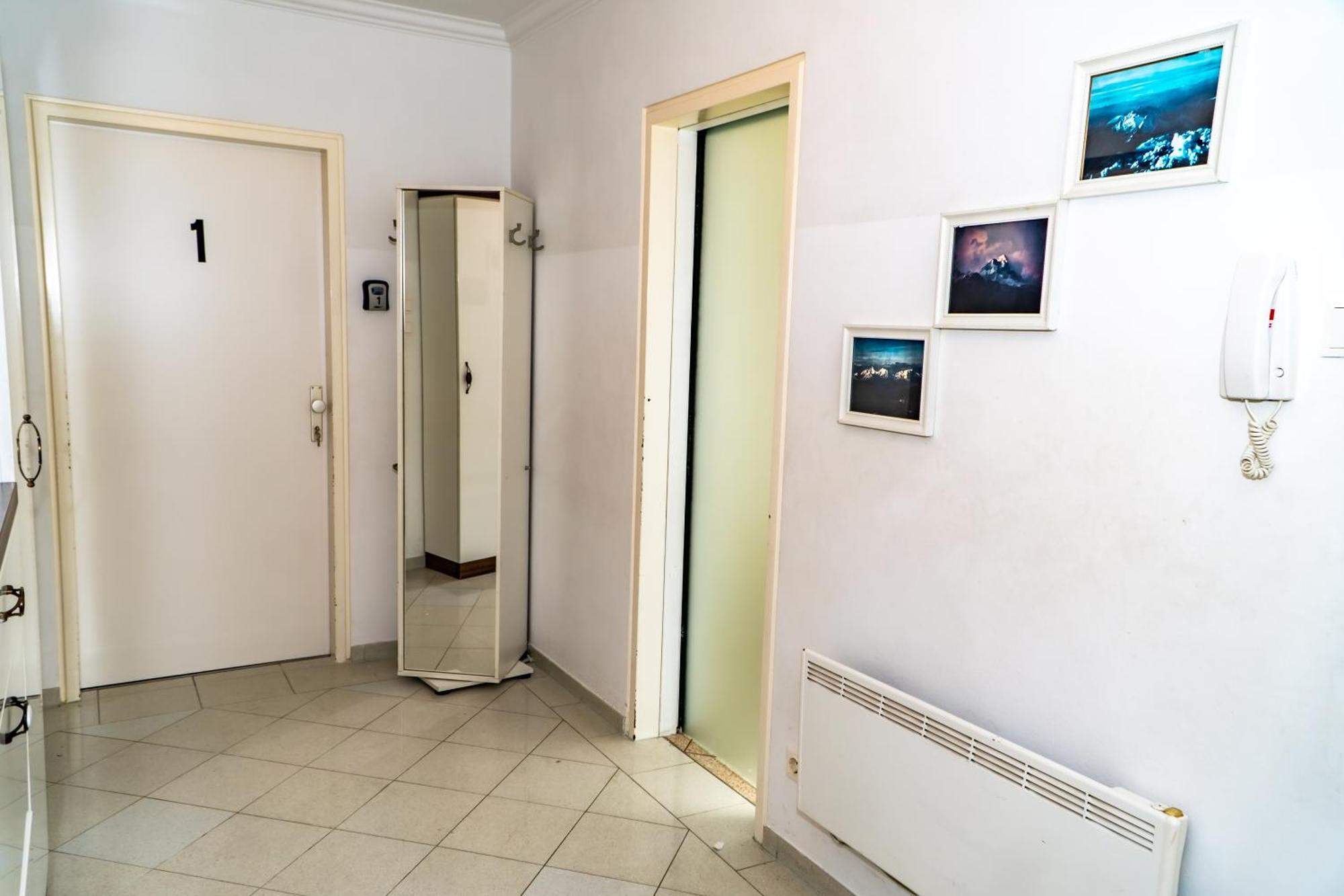 Spacious Rooms 5 Minutes To Wiener Stadthalle Bagian luar foto