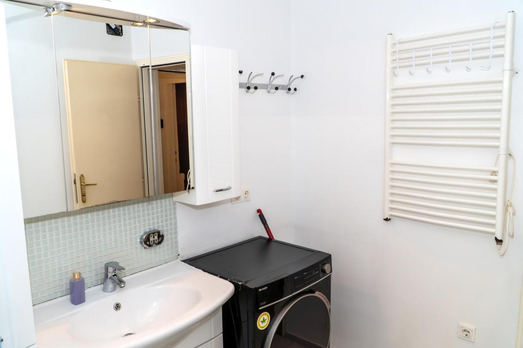 Spacious Rooms 5 Minutes To Wiener Stadthalle Bagian luar foto