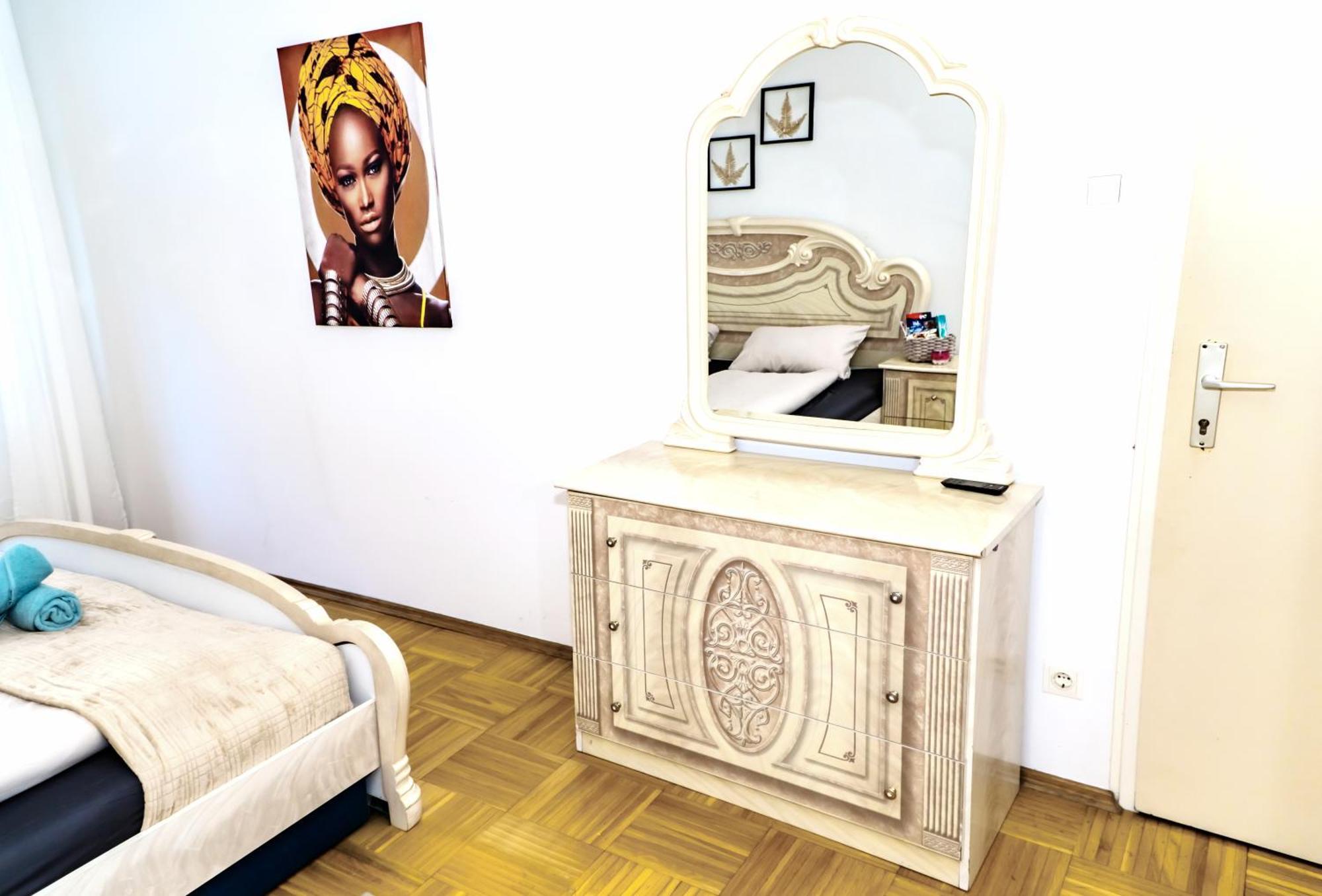 Spacious Rooms 5 Minutes To Wiener Stadthalle Bagian luar foto